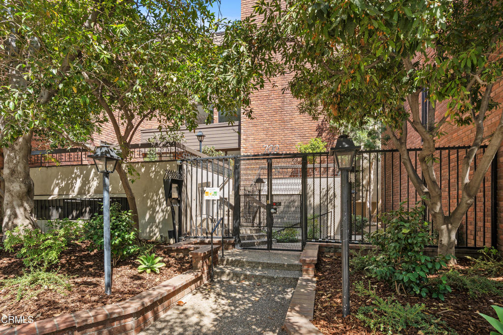 700 S Lake Avenue 309