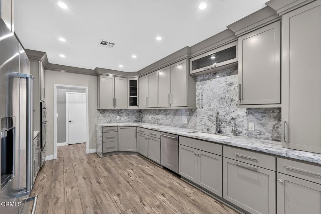 111 S Orange Grove Boulevard 105