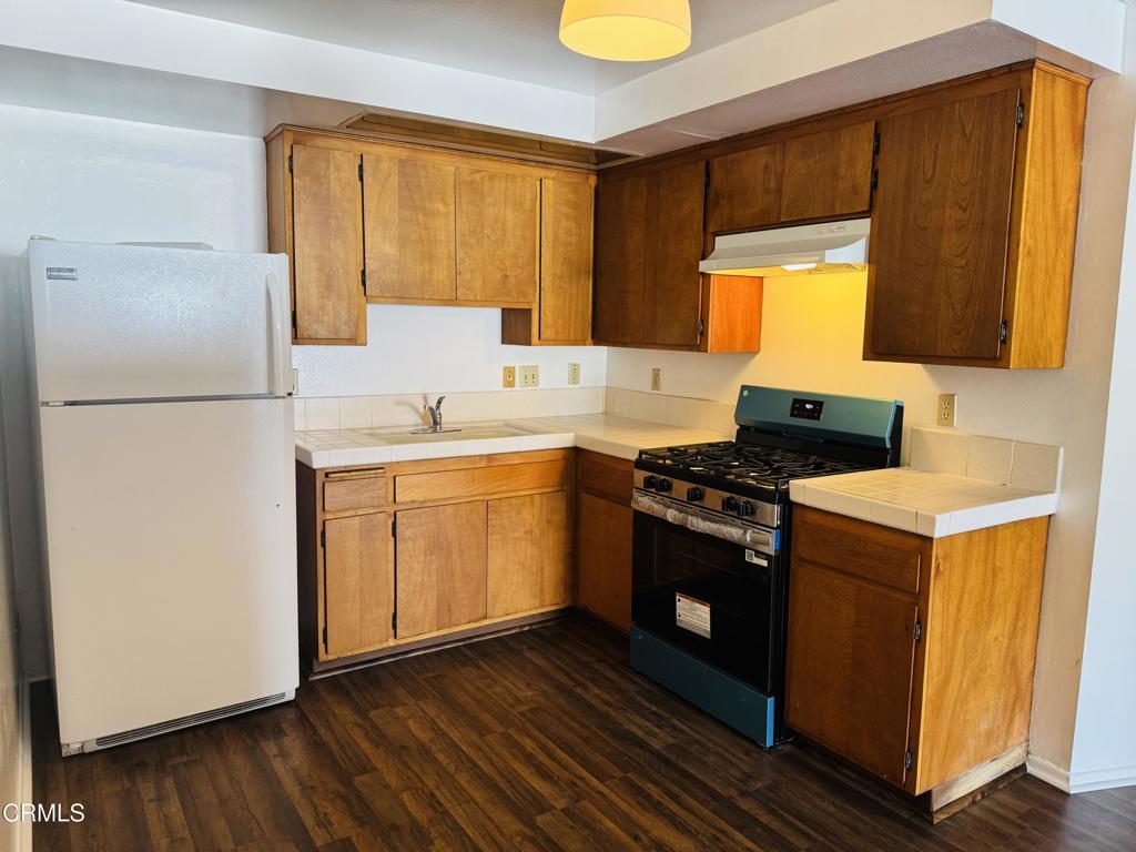 48 S Oak Avenue 6