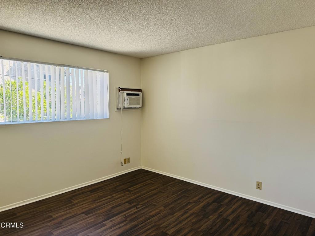 48 S Oak Avenue 6