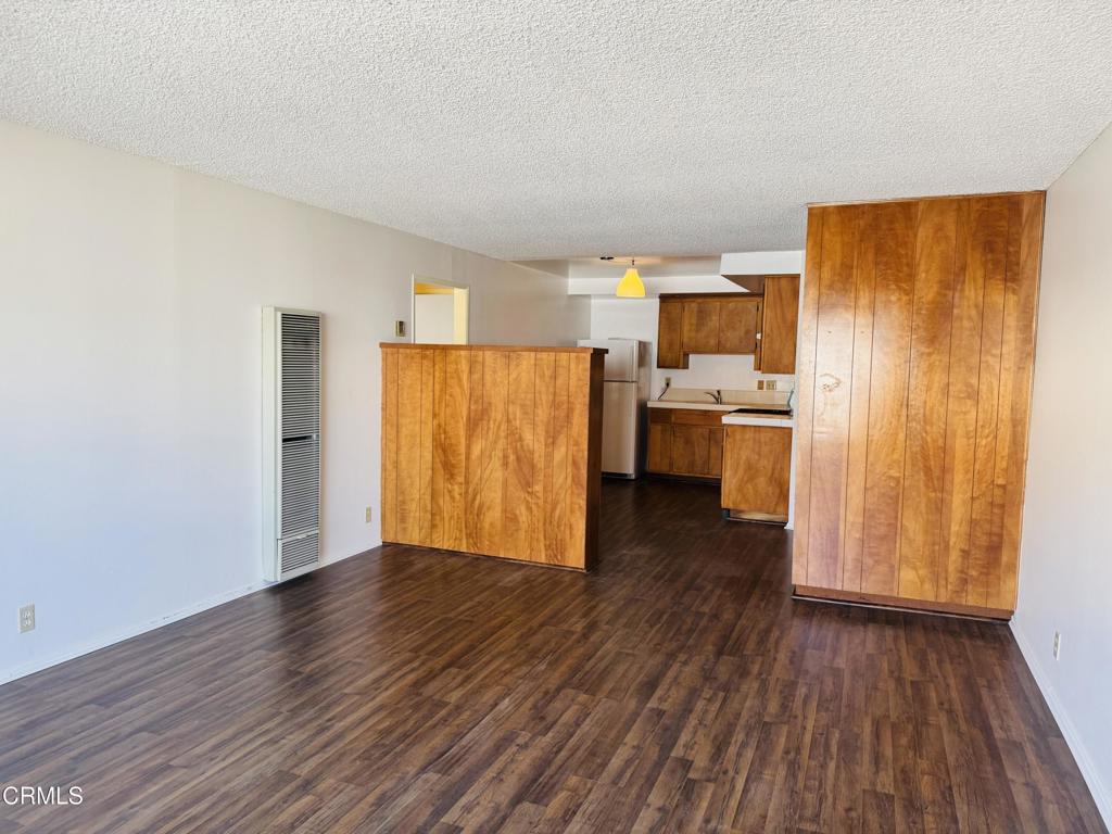 48 S Oak Avenue 6