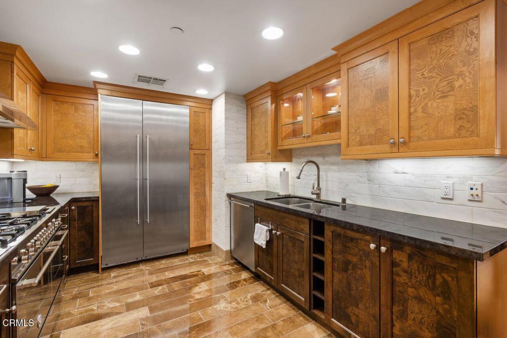 250 S De Lacey Avenue 205