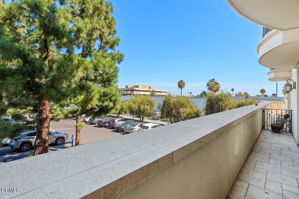 250 S De Lacey Avenue 205