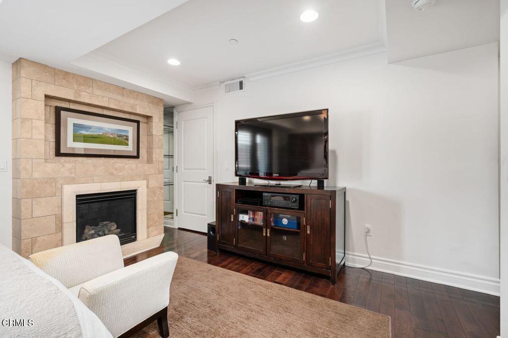 250 S De Lacey Avenue 205