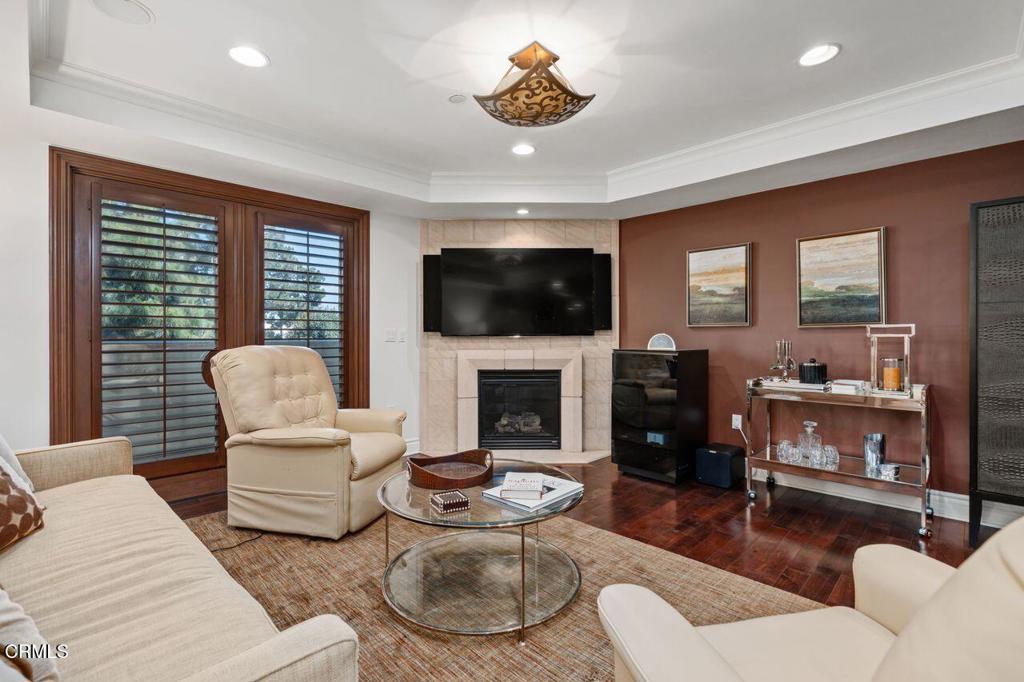 250 S De Lacey Avenue 205