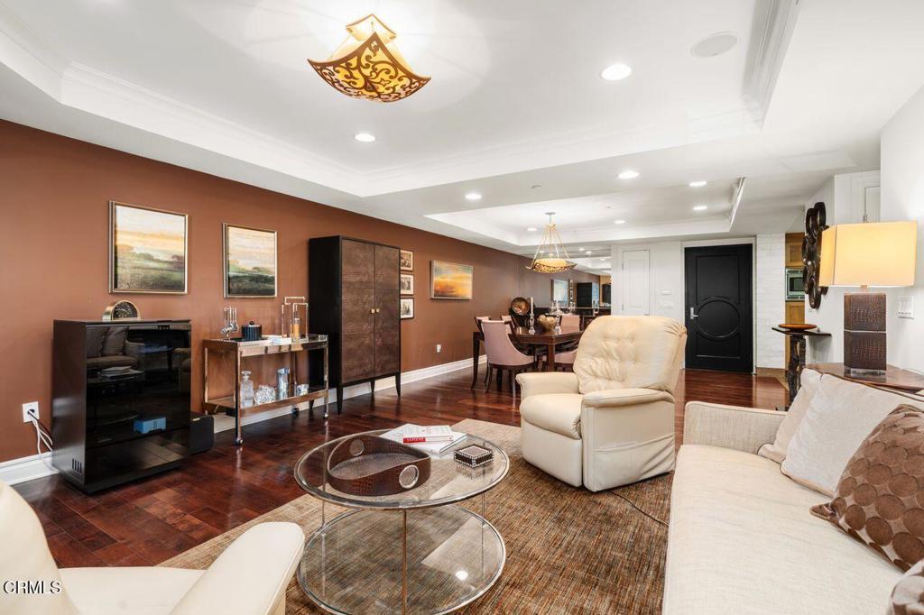 250 S De Lacey Avenue 205
