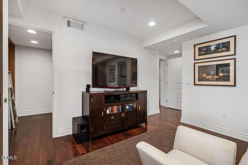 250 S De Lacey Avenue 205