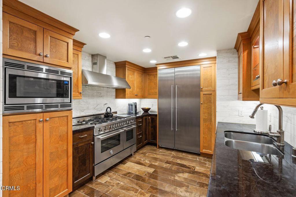 250 S De Lacey Avenue 205
