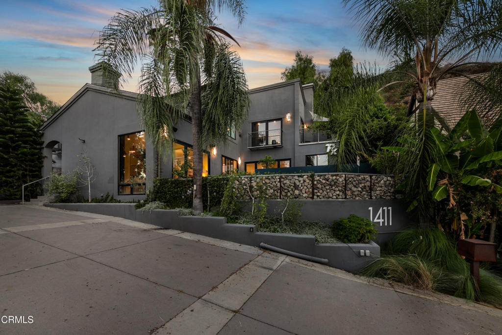 1411 Edgehill Place
