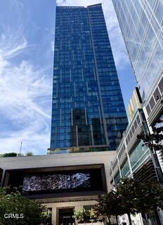 889 Francisco Street 2207