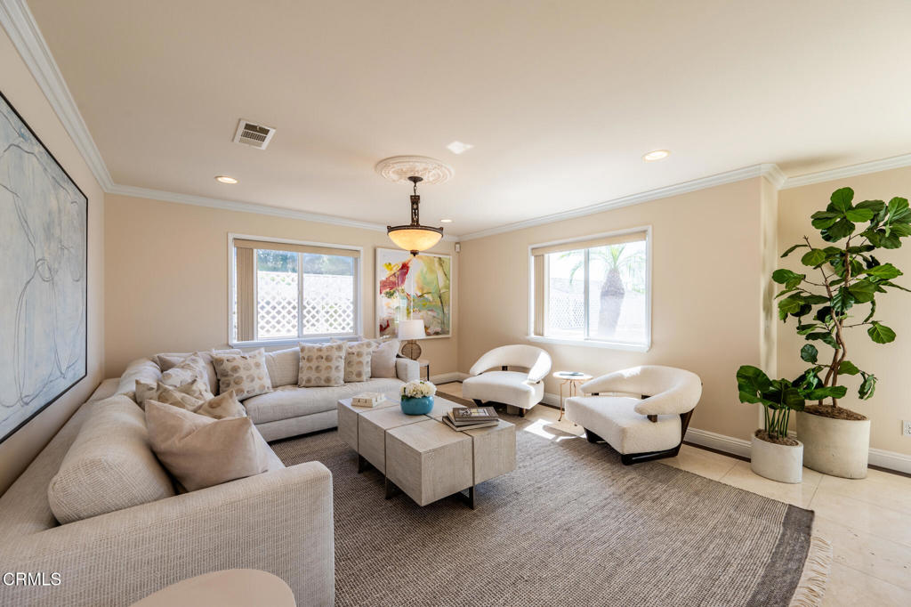 8328 E Hermosa Drive