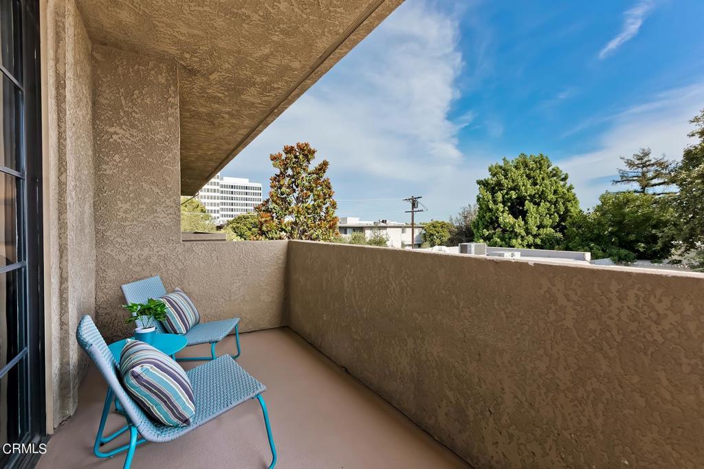 221 S Oak Knoll Avenue 304
