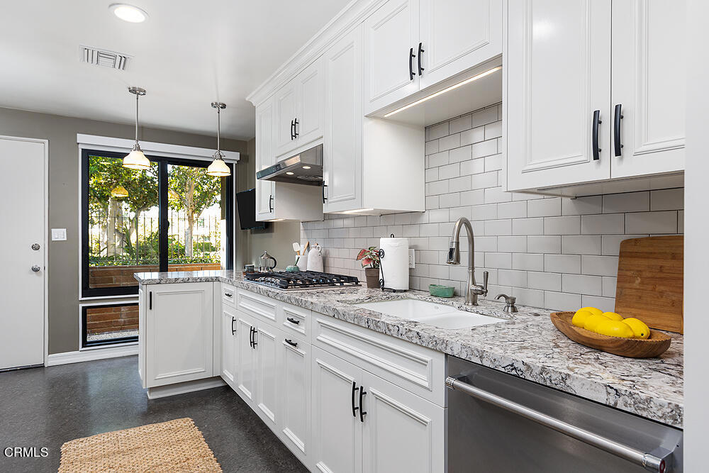 480 S Orange Grove 1