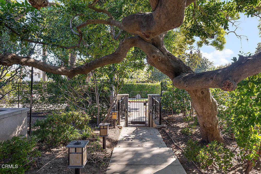 480 S Orange Grove 1