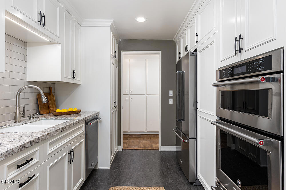 480 S Orange Grove 1
