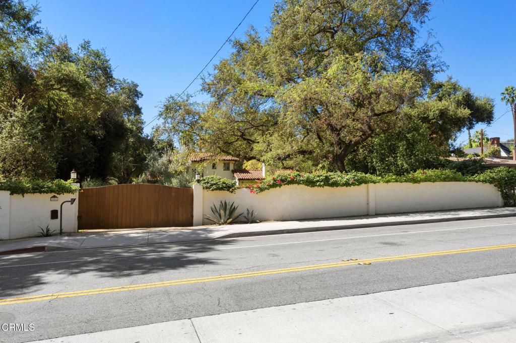 2062 New York Drive