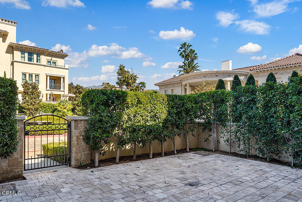 110 S Orange Grove Boulevard 106