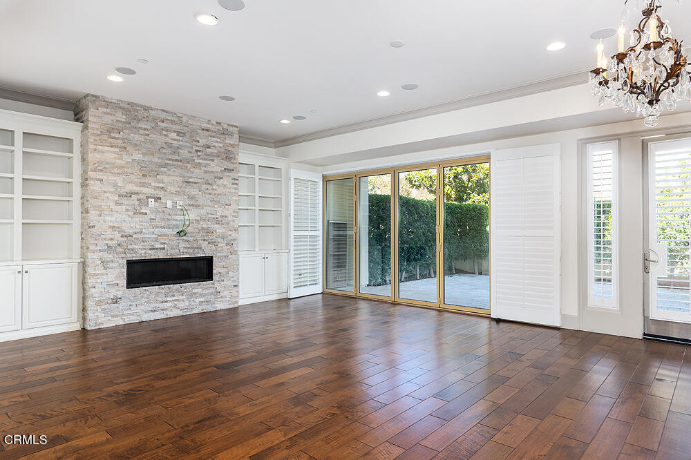 110 S Orange Grove Boulevard 106