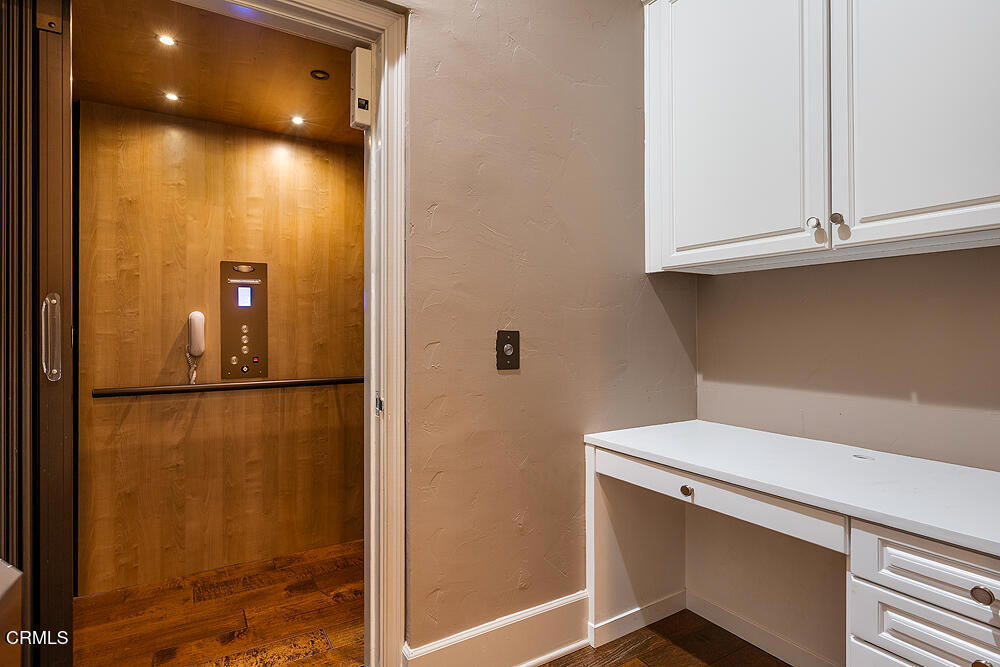 110 S Orange Grove Boulevard 106