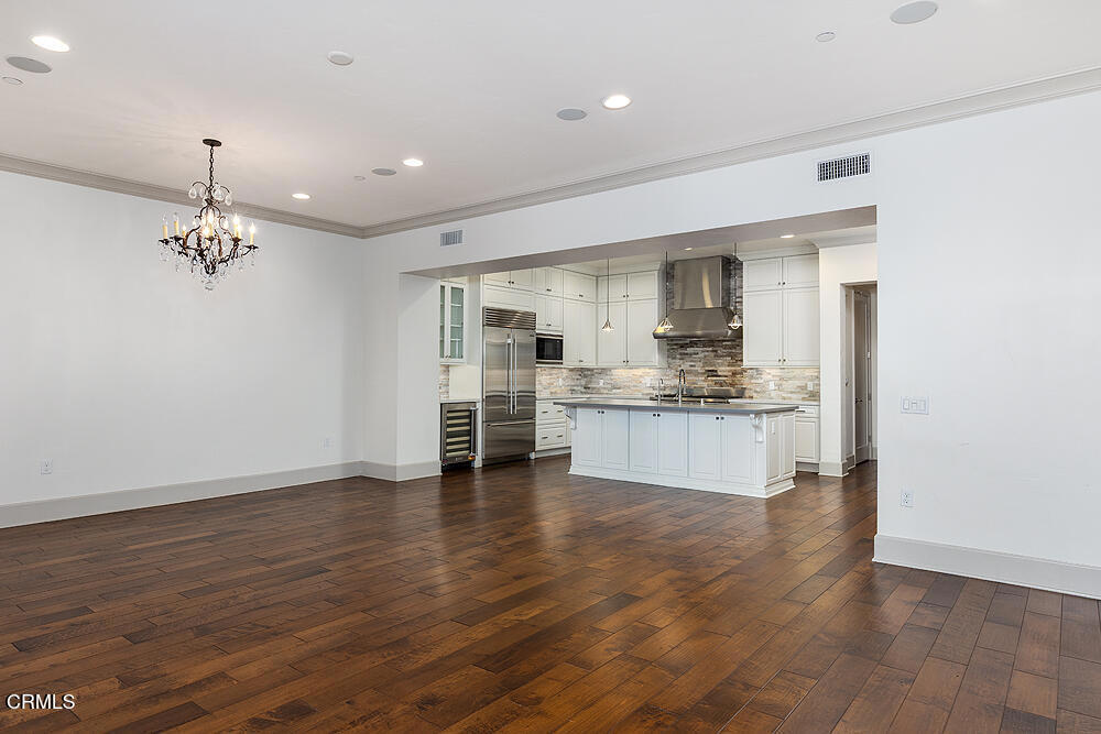 110 S Orange Grove Boulevard 106
