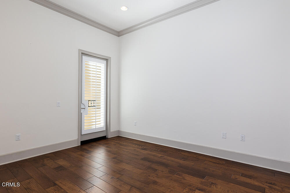 110 S Orange Grove Boulevard 106