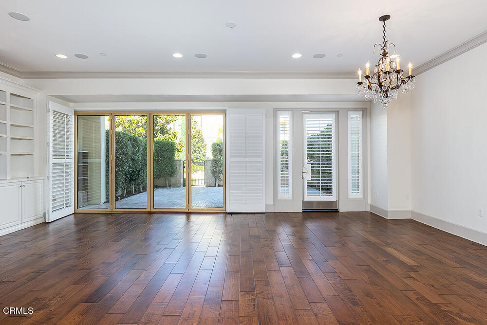 110 S Orange Grove Boulevard 106
