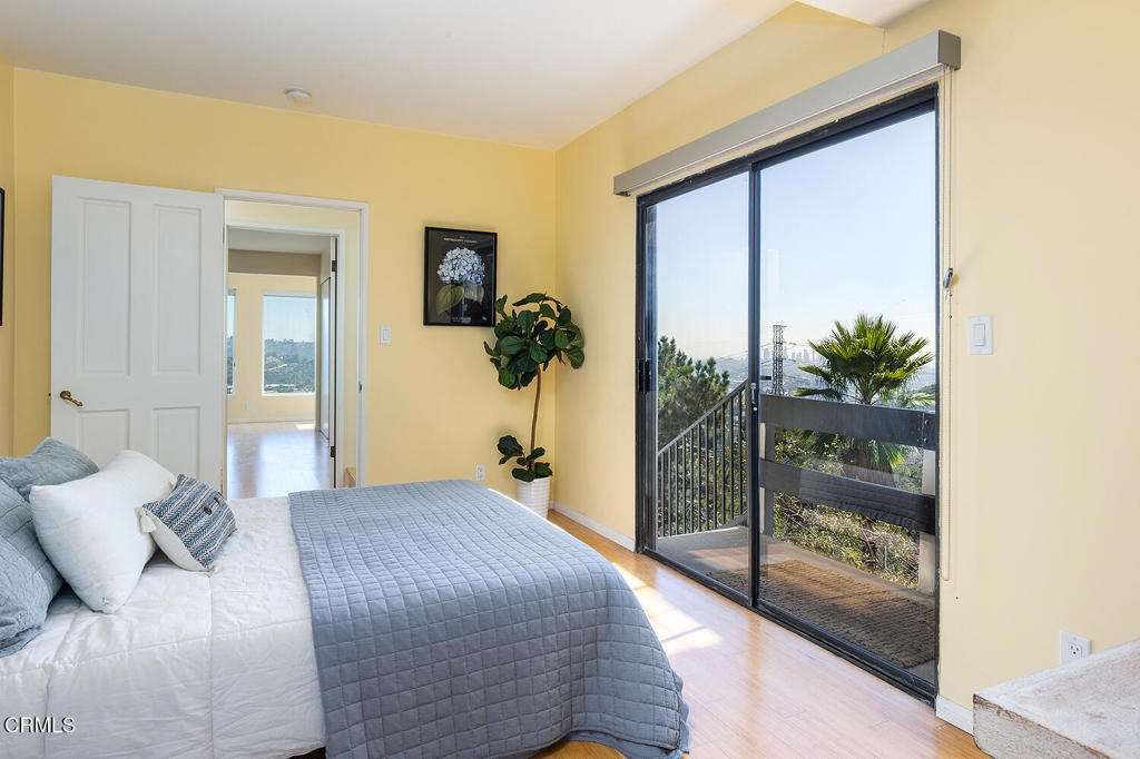6936 Pacific View Drive