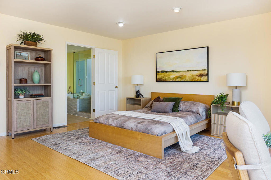 6936 Pacific View Drive