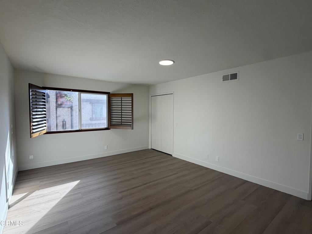 327 E Live Oak Street 4
