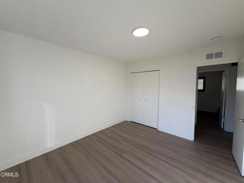 327 E Live Oak Street 4