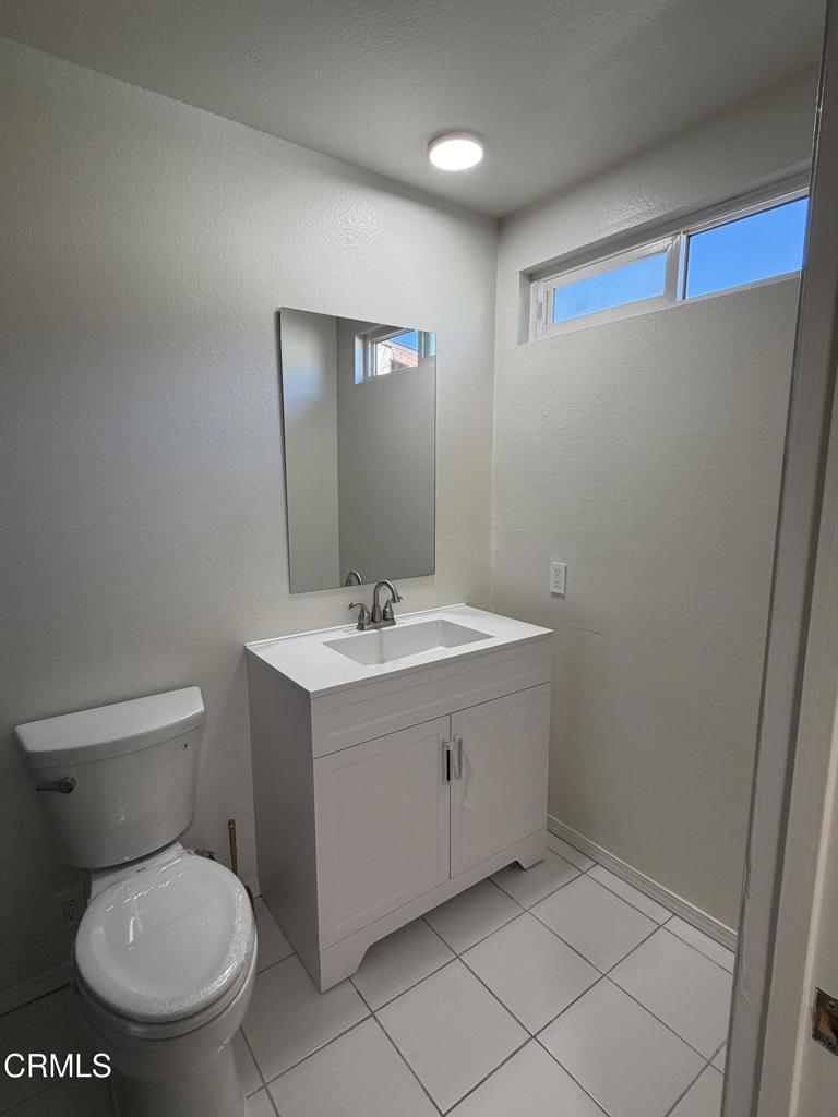 327 E Live Oak Street 4