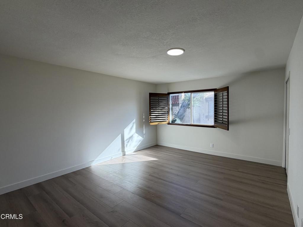 327 E Live Oak Street 4