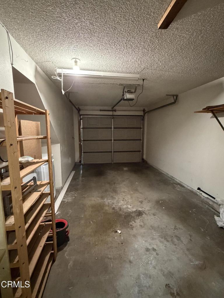 327 E Live Oak Street 4