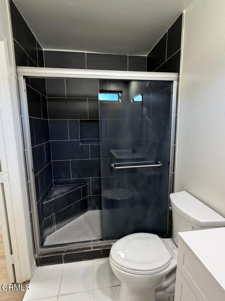 327 E Live Oak Street 4