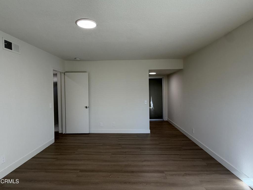 327 E Live Oak Street 4