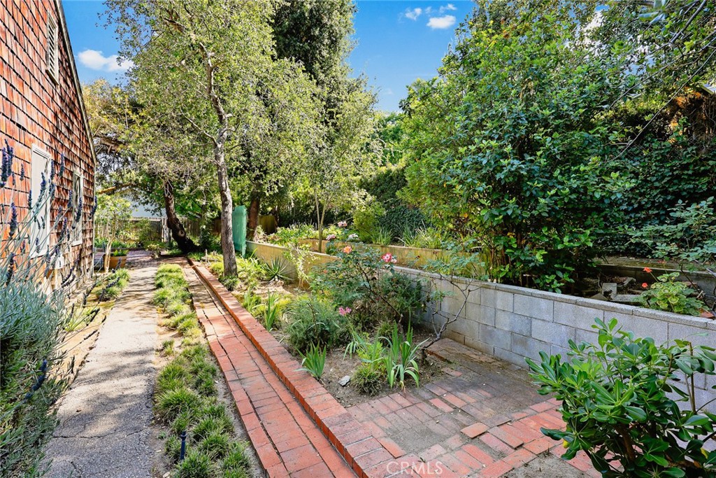 85 S San Rafael Avenue