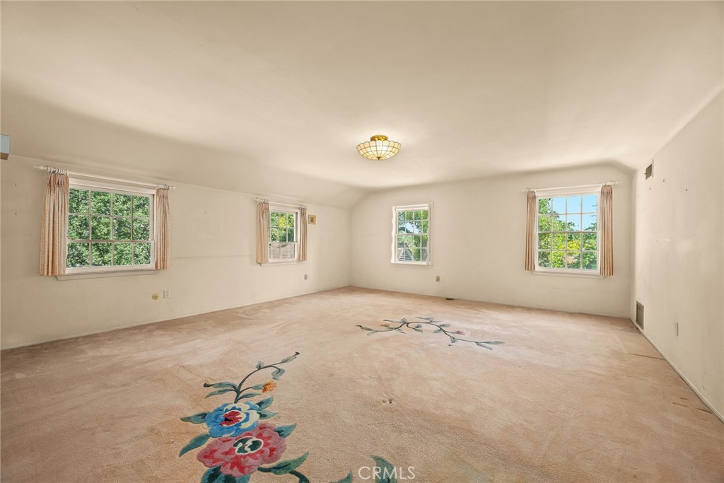 85 S San Rafael Avenue