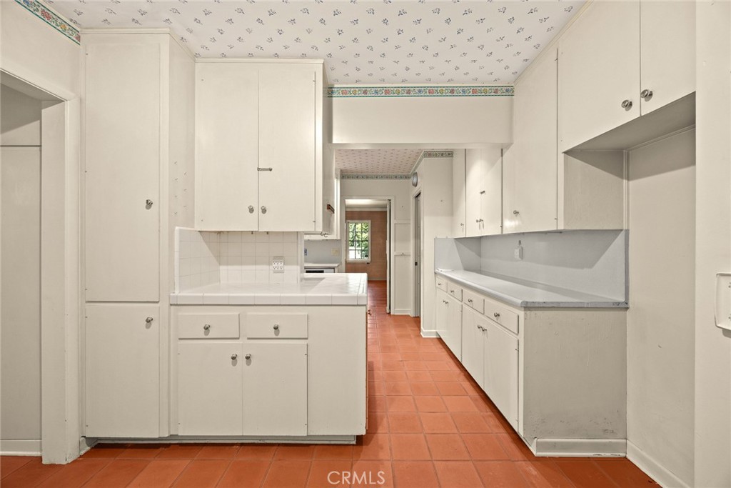 85 S San Rafael Avenue