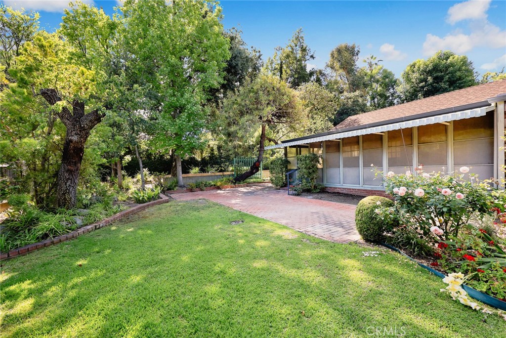 85 S San Rafael Avenue