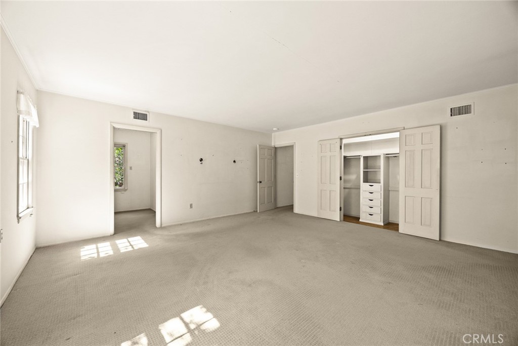 85 S San Rafael Avenue