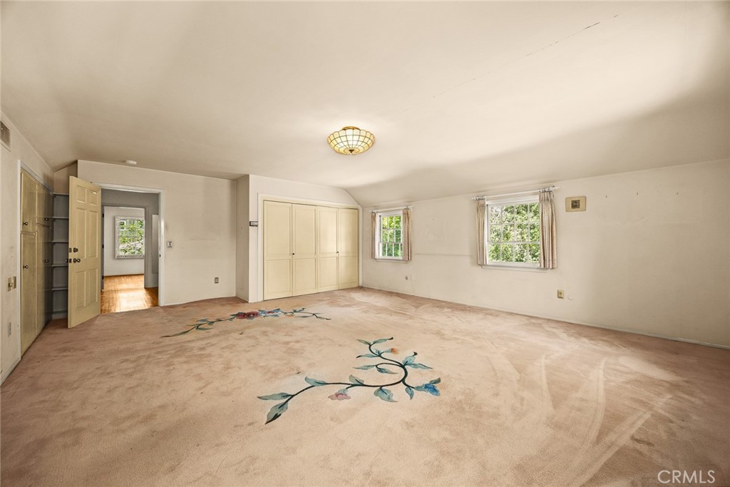 85 S San Rafael Avenue