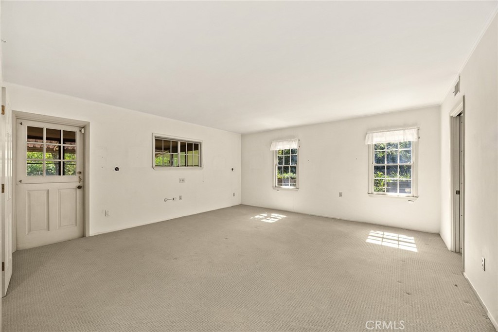 85 S San Rafael Avenue