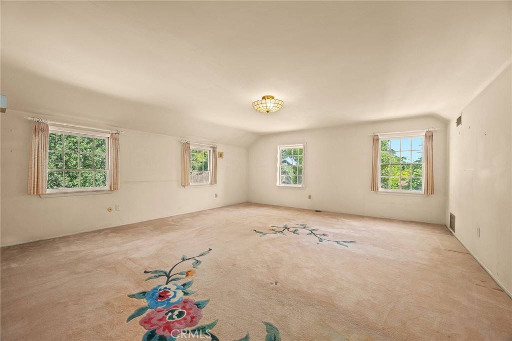 85 S San Rafael Avenue