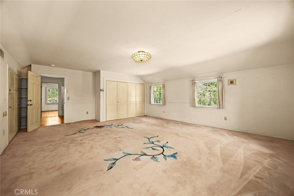 85 S San Rafael Avenue