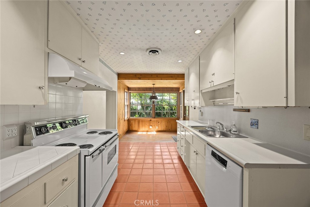 85 S San Rafael Avenue