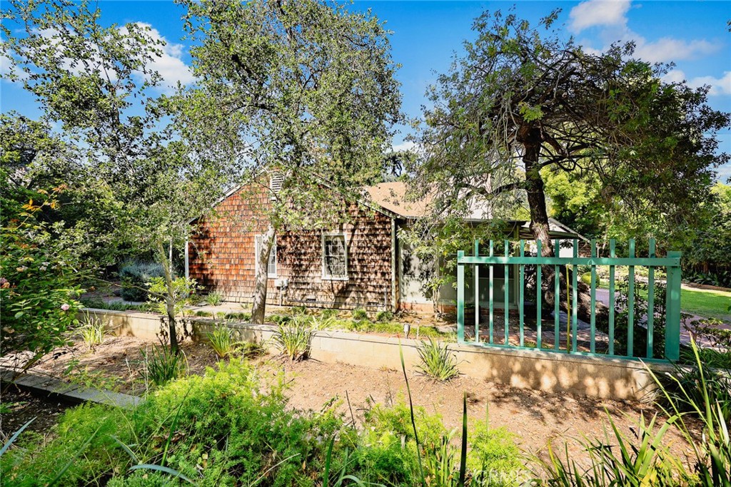 85 S San Rafael Avenue