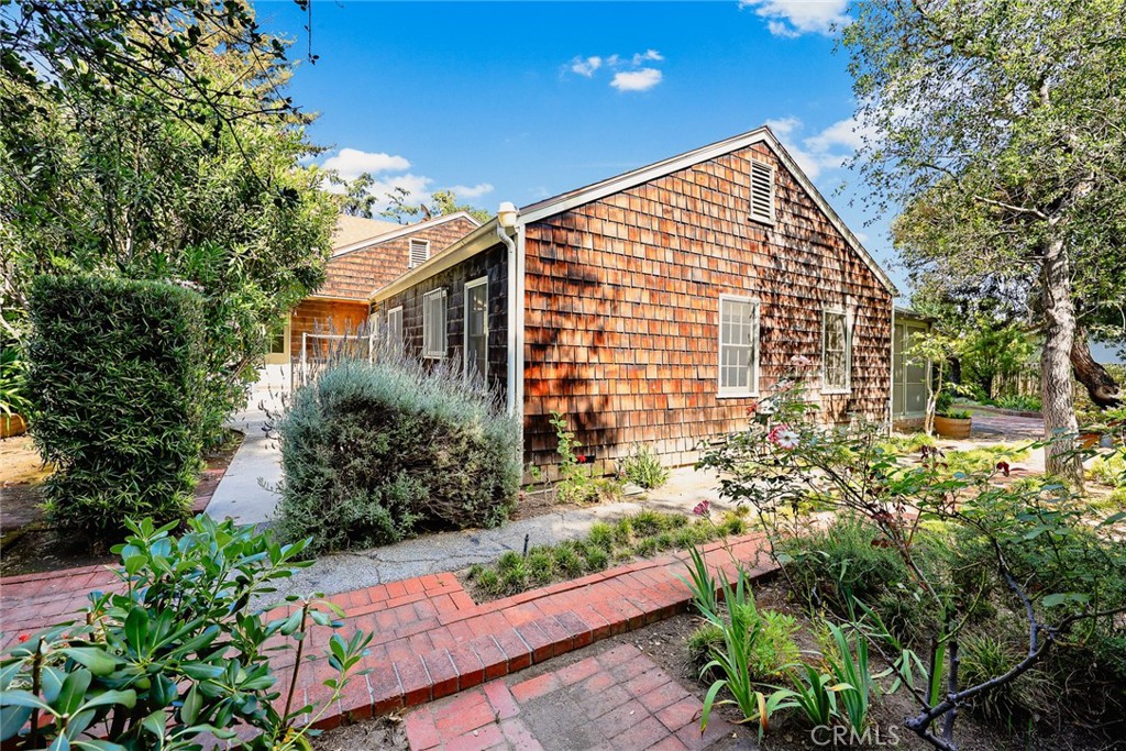 85 S San Rafael Avenue