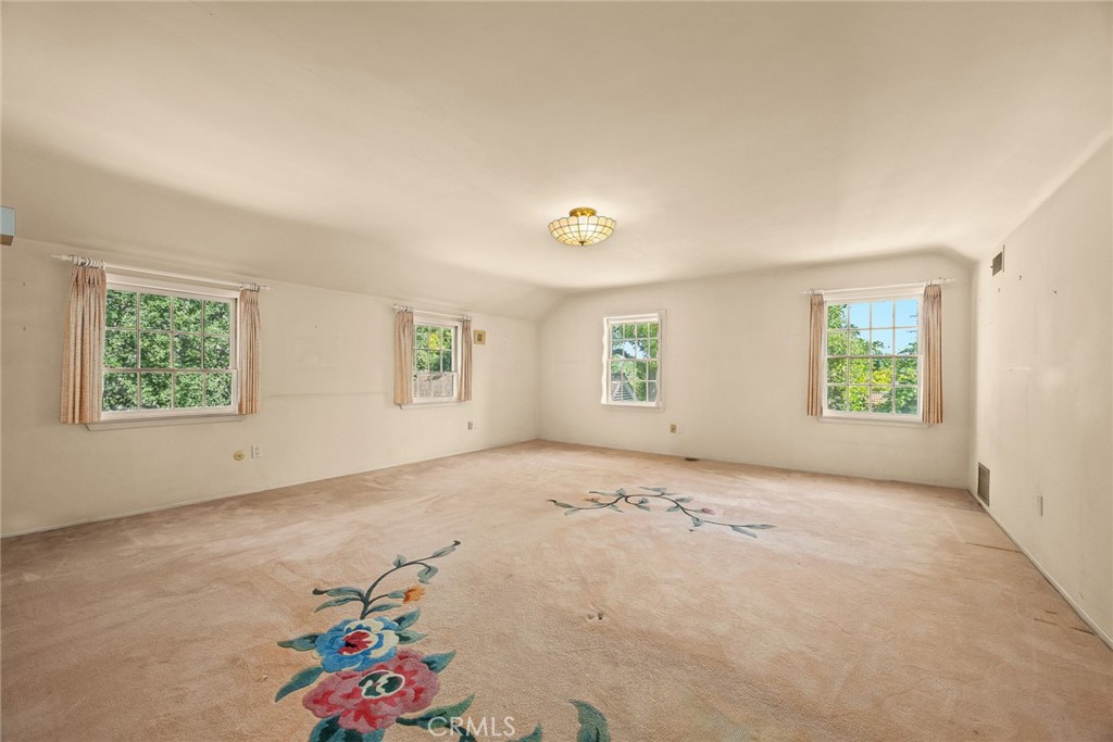 85 S San Rafael Avenue