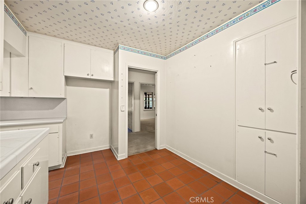 85 S San Rafael Avenue