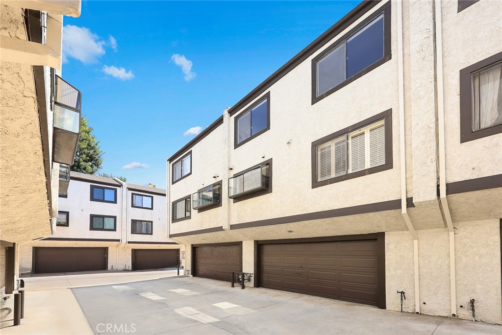 458 W Huntington Drive B